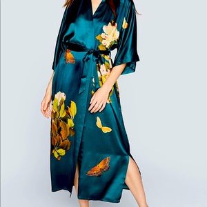 Kim + Ono Washable Silk Robe Peony & Butterfly
